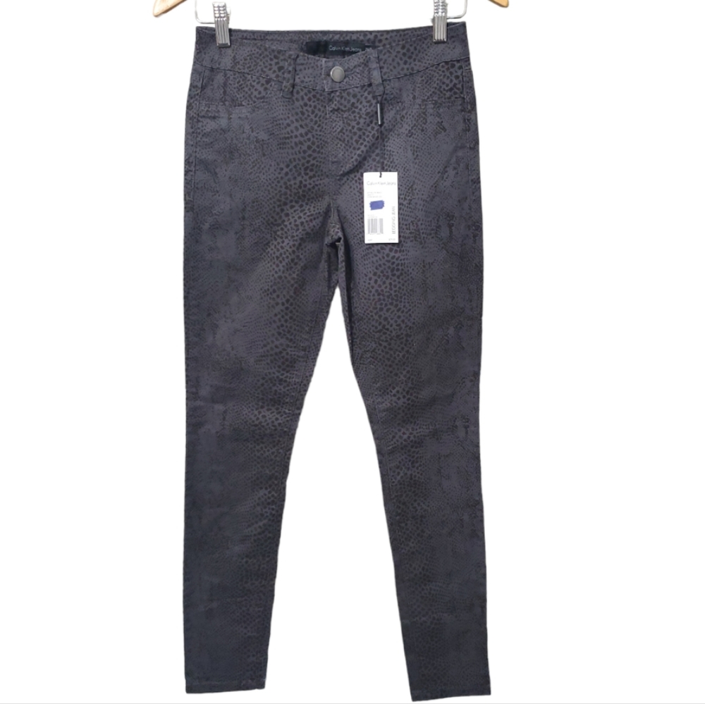 🆕️ Calvin Klein Black Leapard Print Skinny Jeans